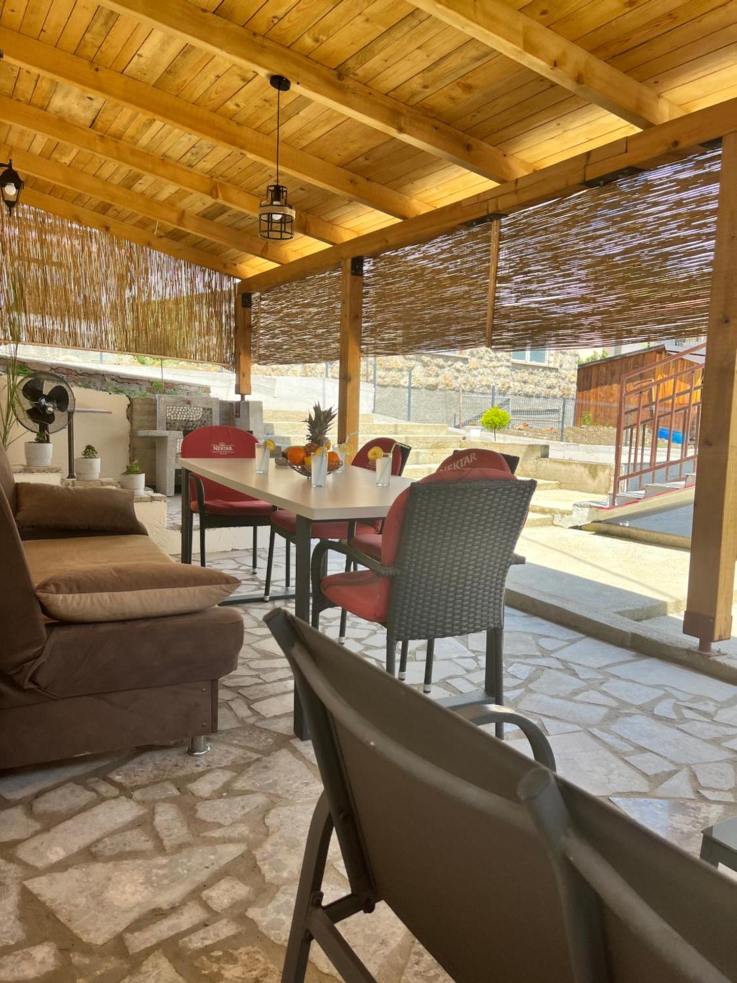 Vito Apartments Яйце Екстер'єр фото